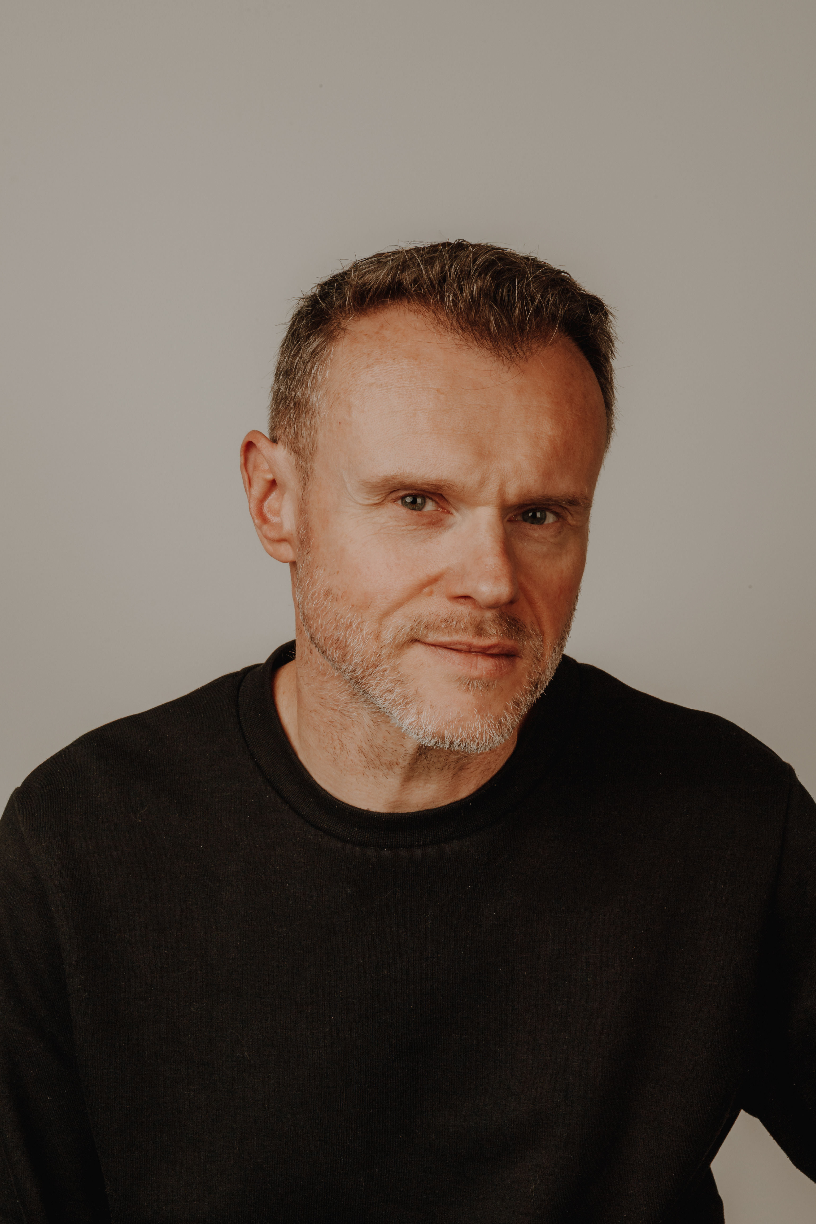 Nicolas D.